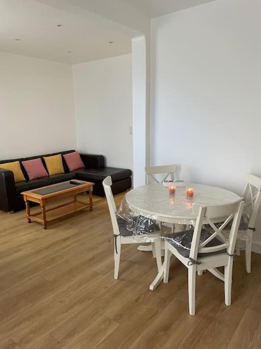Paris Centre Clamart Hopital Percy Appart 2 Pieces Tres Lumineux Grand ภายนอก รูปภาพ